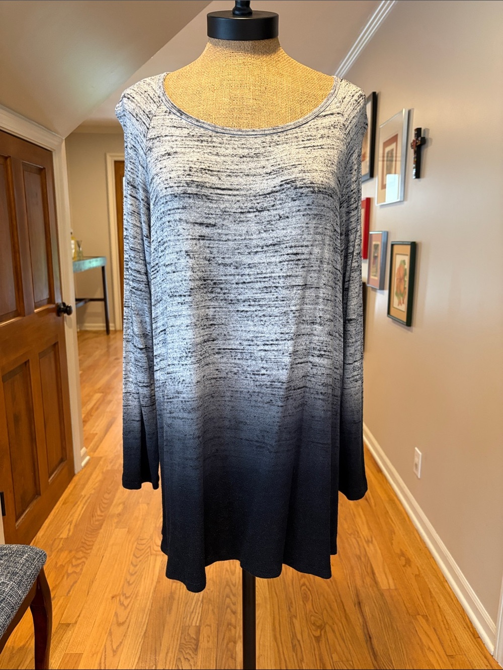 Women’s Ombre Long-Sleeve Tunic Top - Black/Gray